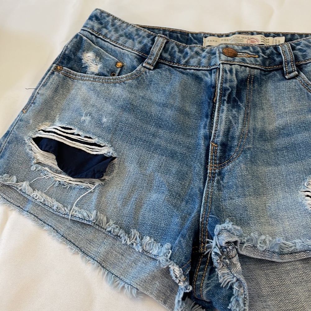 2/$15 - Zara Distressed Ripped Cut-Off Shorts, EUC, Eur 34 / US 2
